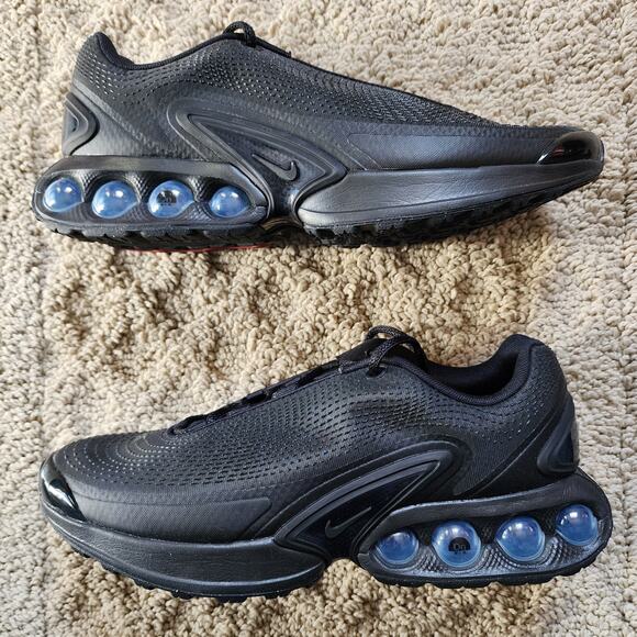 Nike Air Max DN Black Metallic Grey Pre-Owned Sz 11 - Picture 2 of 8